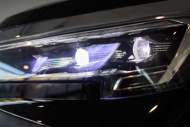 Comparison of Audi Matrix LED with Traditional Headlight Systems